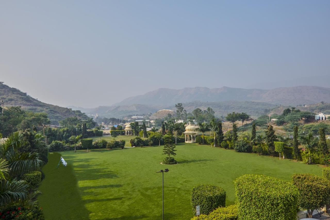 Hotel Club Mahindra Udaipur Exterior foto