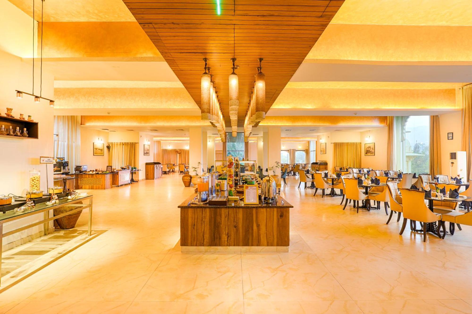 Hotel Club Mahindra Udaipur Exterior foto