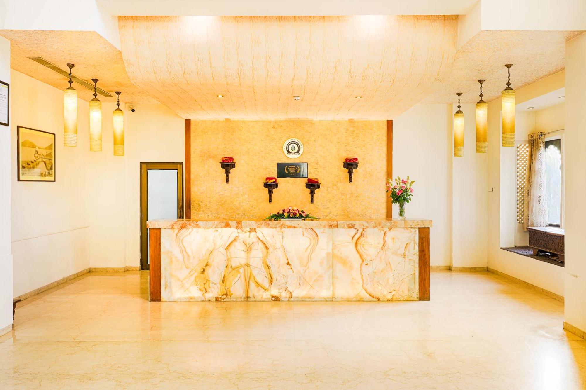 Hotel Club Mahindra Udaipur Exterior foto