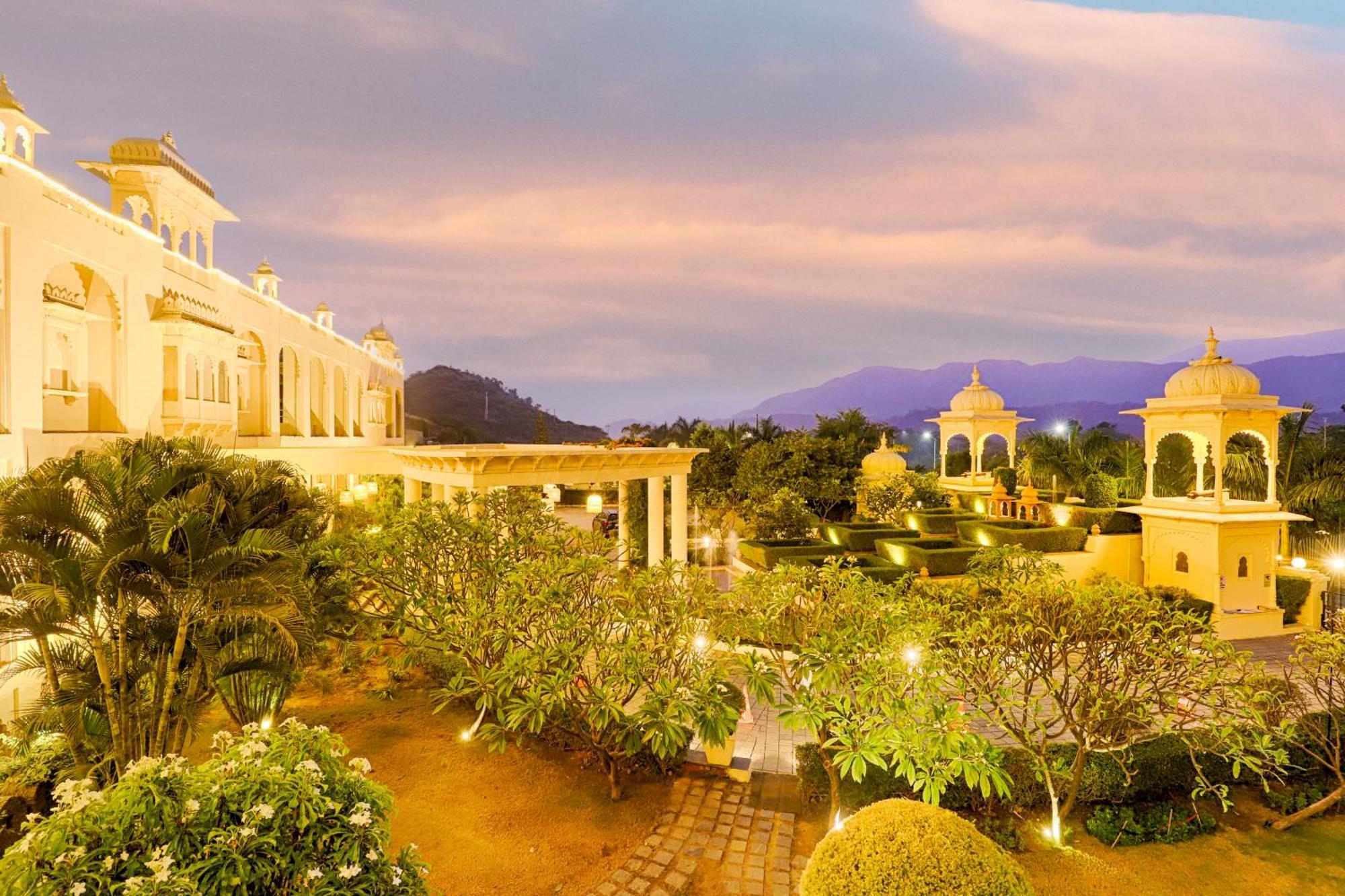 Hotel Club Mahindra Udaipur Exterior foto